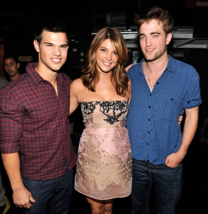 Taylor Lautner, Ashley Greene and Robert Pattinson attend the 2010 Teen Choice Awards at Gibson Amphitheatre, LA, August 8, 2010