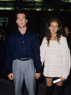 Dylan McDermott and Julia Roberts at the “Great Balls of Fire” premiere, June 29, 1989