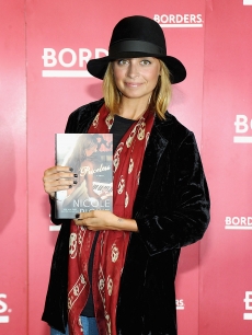 Nicole Richie promotes “Priceless” at Borders Books & Music, Columbus Circle in New York City on September 28, 2010 