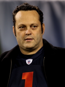 Vince Vaughn attends the game between the Chicago Bears and the Green Bay Packers at Soldier Field on September 27, 2010 in Chicago