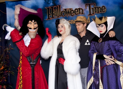 “Glee’s” Matthew Morrison hangs with Captain Hook from “Peter Pan,” Cruella de Vil and the Evil Queen from “Snow White” during Disneyland’s Halloween Time celebration, Anaheim, Oct. 2, 2010
