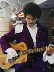 Grayson (Josh Hopkins) dresses up as Prince on “Cougar Town’s” Halloween episode 2010