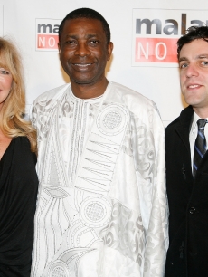 Goldie Hawn, honoree Youssou N’Dour and  B.J. Novak attend the 2010 Malaria No More Benefit at The IAC Building  in New York City on November 8, 2010