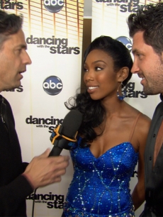 Did Maksim Chmerkovskiy Make Up With Carrie Ann Inaba? (November 9, 2010)