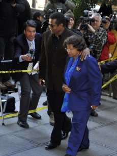 Jackie Jackson and Katherine Jackson arrive for the preliminary hearing for Dr Conrad Murray in Los Angeles on January 4, 2011
