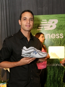 Daniel Sunjata is ready to run with his 850 TrueBalance shoes from New Balance