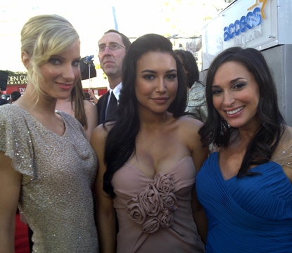 “Glee’s” Heather Morris and Naya Rivera with AccessHollywood.com’s Laura Saltman at the 2011 Golden Globes