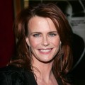 Serena Scott Thomas attends the “Hostage” film premiere at the Ziegfeld Theatre, NYC, March 8, 2005