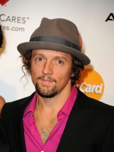 Jason Mraz arrives at the 2011 MusiCares Person of the Year Tribute to Barbra Streisand held at the Los Angeles Convention Center on February 11, 2011