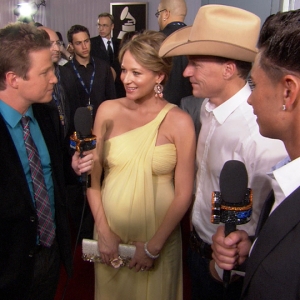 2011 Grammy Awards: Jewel Shows Off Her Baby Bump & Talks Bieber Fever
