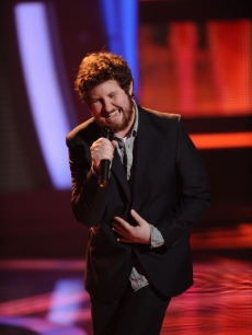 Casey Abrams performs the Screamin’ Jay Hawkins classic “I Put A Spell On You” on “American Idol,” March 1, 2011