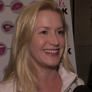 Angela Kinsey On Steve Carell’s Last Day At ‘The Office’
