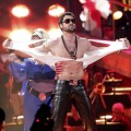 Maksim Chmerkovskiy shows off his abs on “Dancing with the Stars” on April 18, 2011