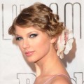 Taylor Swift attends the 41st annual Songwriters Hall of Fame at The New York Marriott Marquis on June 17, 2010 in New York City