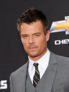 Josh Duhamel attends the New York premiere of “Transformers: Dark Of The Moon” in Times Square on June 28, 2011