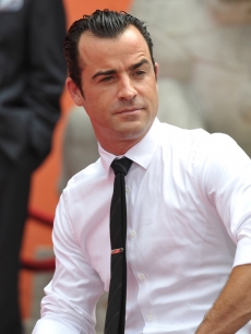 Justin Theroux attends Jennifer Aniston’s Hand and Footprint Ceremony at Grauman’s Chinese Theatre on July 7, 2011