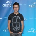 Kevin Jonas stops by Cambio Studios for a live chat with fans in Los Angeles on July 12, 2011 