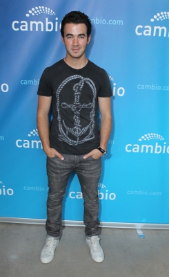Kevin Jonas stops by Cambio Studios for a live chat with fans in Los Angeles on July 12, 2011 