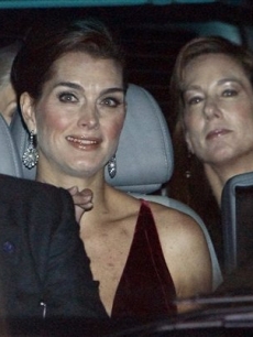 And later heads to Tom Cruise & Katie Holmes’ wedding