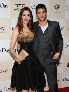 Anne Hathaway and Jim Sturgess step out at the “One Day” premiere at the AMC Loews Lincoln Square 13 theater in New York City on August 8, 2011 