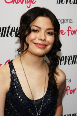 MIranda Cosgrove attends Seventeen Magazine’s ‘Pretty Amazing’ Luncheon at the Mondrian Hotel on June 25, 2011 in New York City