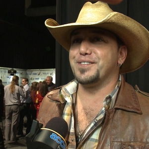 2011 CMA Awards Backstage: Jason Aldean ‘Couldn’t Be Happier’ About His Win
