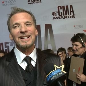 2011 CMA Awards Red Carpet: Is Kenny Loggins A Fan Of The New ‘Footloose’ Movie?

