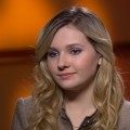Abigail Breslin Talks Working With Sarah Jessica Parker On ‘New Year’s Eve’

