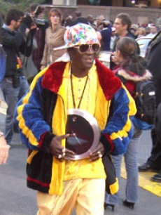 Flavor Flav turns up as colorful as ever