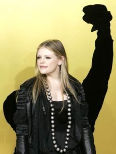 Natalie Maines, of the Dixie Chicks, poses for the Hollywood press