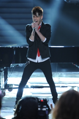 Colton Dixon performs on ‘American Idol,’ February 28, 2012