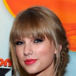 Taylor Swift glows at the 2012 Kids’ Choice Awards