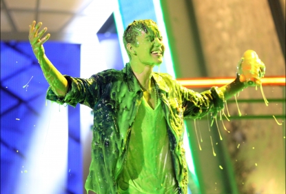 Justin Bieber gets slimed at Nickelodeon’s 25th Annual Kids’ Choice Awards held at Galen Center in Los Angeles on March 31, 2012 