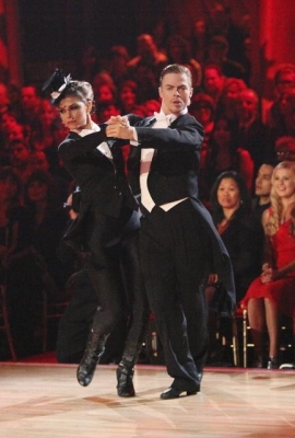 Maria Menounos and Derek Hough compete in the team tango on ‘Dancing,’ April 30, 2012