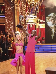 Donald Driver and Peta Murgatroyd celebrate winning the Season 14 ‘Dancing with the Stars’ mirrorball, May 22, 2012