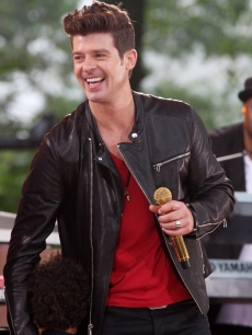 Robin Thicke performs on ABC’s ‘Good Morning America’ at Rumsey Playfield, Central Park, New York City, on May 25, 2012