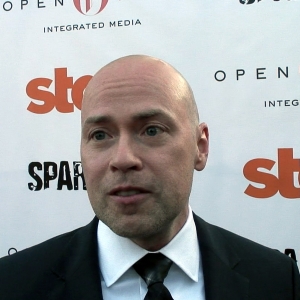 Starz’s Spartacus Creator Steven S. DeKnight Talks Kirk Douglas’ Spartacus Legacy
