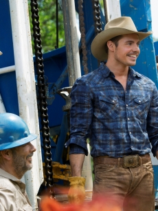 Josh Henderson in ‘Dallas’