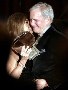 Maria Shriver presents Tom Brokaw with a Hall of Fame award