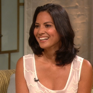 Olivia Munn Explains Her Red Carpet Fashion Awkwardness & Dating Life
