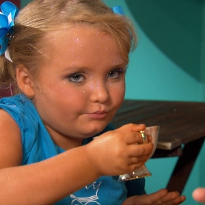 Honey Boo Boo & Mom Talk New TLC Series Here Comes Honey Boo Boo

