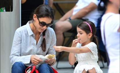 Katie Holmes and Suri Cruise share lunch as they visit Museum of Modern Art, New York City, on August 6, 2012