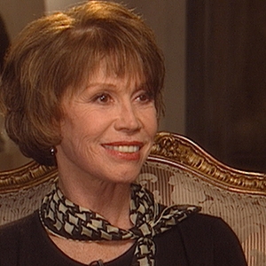 Mary Tyler Moore: ‘Betty White Made Such An Impression’ On The Mary Tyler Moore Show (1996)