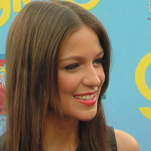 Melissa Benoist Makes A Splash On Glee Season 4