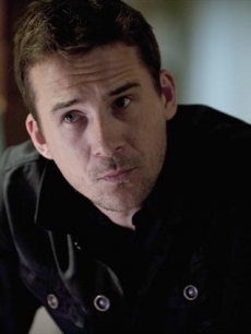 Barry Sloane as Aiden Mathis in ABC’s ‘Revenge’