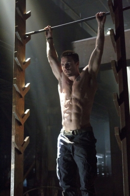 Stephen Amell as Oliver Queen in ‘Arrow,’ Episode 1, Season 1