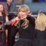Taylor Swift peforms at ABC News’ Good Morning America Times Square Studio in New York City on October 23, 2012 