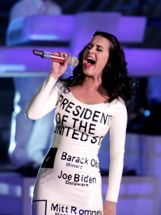 Katy Perry performs at a campaign rally for Barack Obama at Doolittle Park in Las Vegas on October 24, 2012