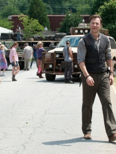 Andrea (Laurie Holden) with The Governor (David Morrissey) in Season 3, Episode 3 of AMC’s ‘The Walking Dead’