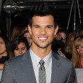Breaking Dawn - Part 2 Premiere: Taylor Lautner Talks Fan Madness
